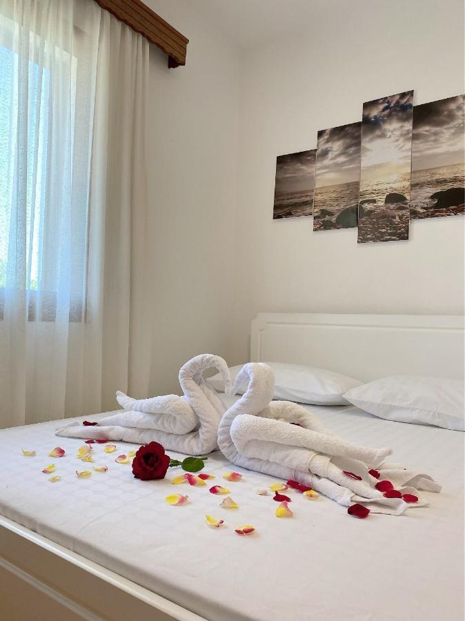 Vila Arlind Hotel Vlorë Exterior foto