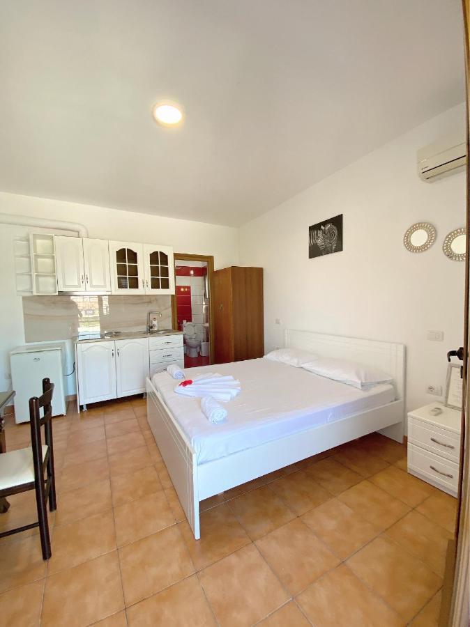 Vila Arlind Hotel Vlorë Exterior foto