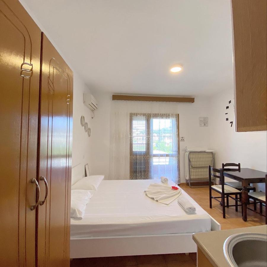 Vila Arlind Hotel Vlorë Exterior foto