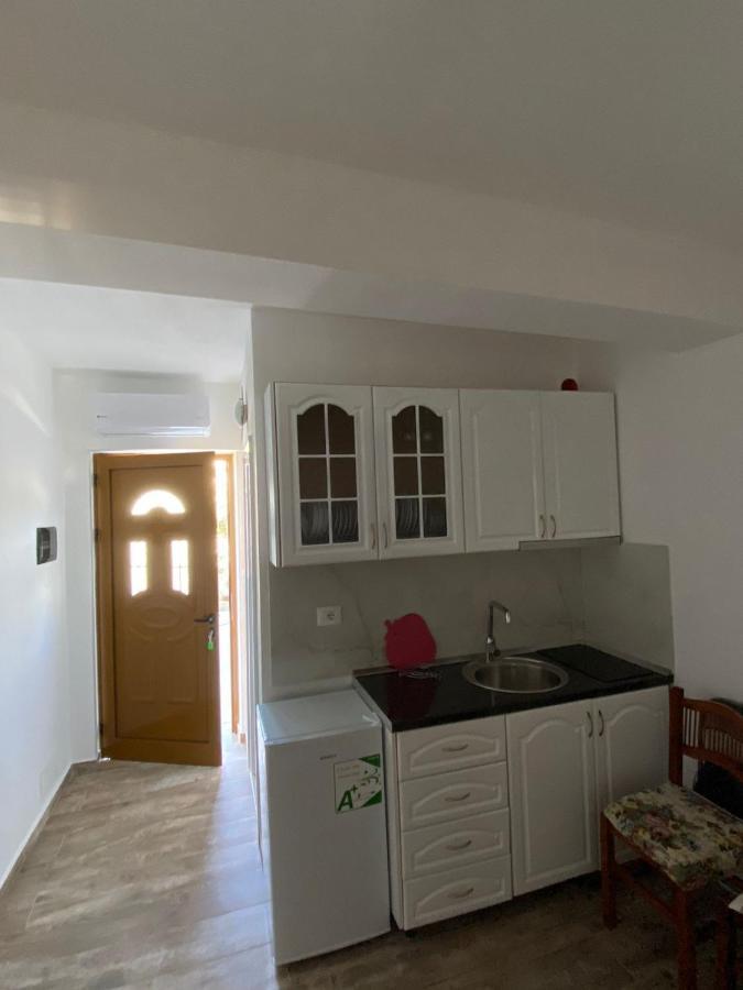 Vila Arlind Hotel Vlorë Exterior foto